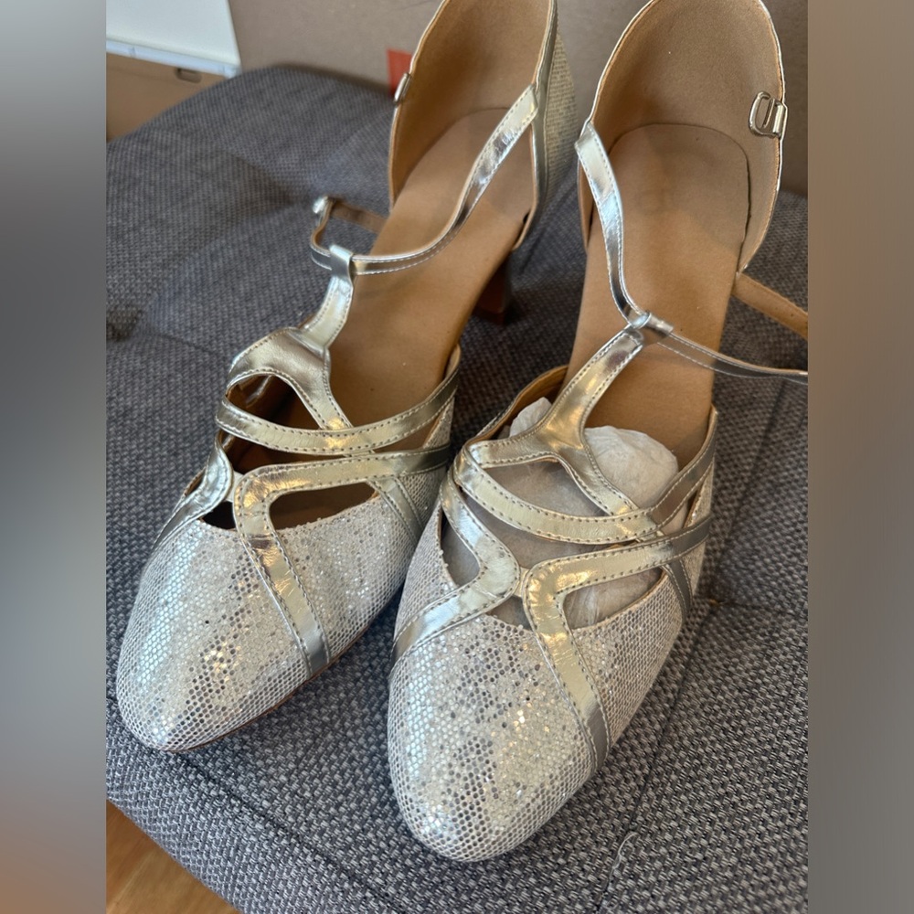 Women Dancing Shoes